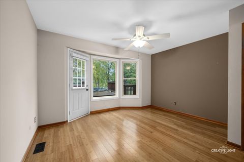 Tiny photo for 607 Cherrywood Drive, North Aurora, IL 60542 (MLS # 12483340)