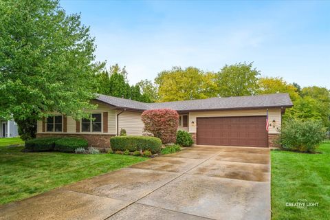 Photo of 607 Cherrywood Drive, North Aurora, IL 60542 (MLS # 12483340) Photo of 607 Cherrywood Drive, North Aurora, IL 60542 (MLS # 12483340)