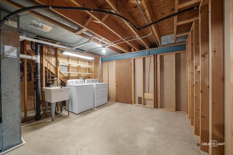 Tiny photo for 607 Cherrywood Drive, North Aurora, IL 60542 (MLS # 12483340)