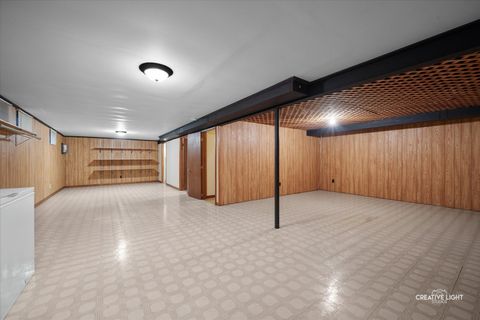 Tiny photo for 607 Cherrywood Drive, North Aurora, IL 60542 (MLS # 12483340)