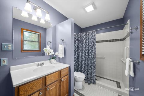 Tiny photo for 607 Cherrywood Drive, North Aurora, IL 60542 (MLS # 12483340)