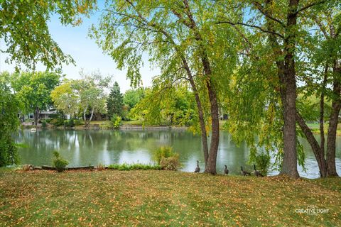 Tiny photo for 607 Cherrywood Drive, North Aurora, IL 60542 (MLS # 12483340)