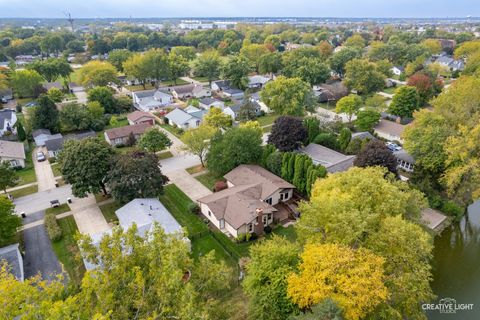 Tiny photo for 607 Cherrywood Drive, North Aurora, IL 60542 (MLS # 12483340)