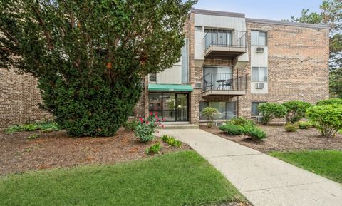 Photo of 1459 N Winslowe Drive #301, Palatine, IL 60074 (MLS # 12589581)