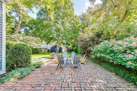 Tiny photo for 1229 Hinman Avenue, Evanston, IL 60202 (MLS # 12483800)