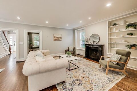 Tiny photo for 1229 Hinman Avenue, Evanston, IL 60202 (MLS # 12483800)