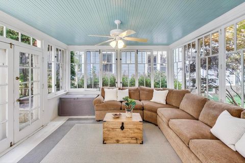 Tiny photo for 1229 Hinman Avenue, Evanston, IL 60202 (MLS # 12483800)