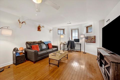 Tiny photo for 550 W Surf Street #002, Chicago, IL 60657 (MLS # 12608030)