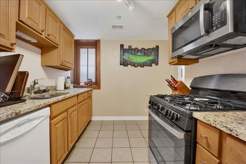 Tiny photo for 550 W Surf Street #002, Chicago, IL 60657 (MLS # 12608030)