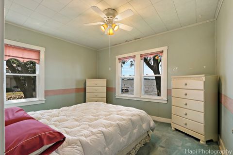 Tiny photo for 36 S PISTAKEE LAKE Road, Fox Lake, IL 60020 (MLS # 12475543)