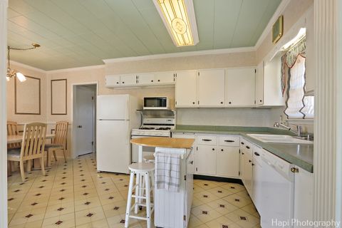 Tiny photo for 36 S PISTAKEE LAKE Road, Fox Lake, IL 60020 (MLS # 12475543)