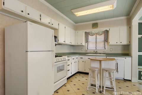 Tiny photo for 36 S PISTAKEE LAKE Road, Fox Lake, IL 60020 (MLS # 12475543)