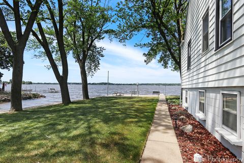 Tiny photo for 36 S PISTAKEE LAKE Road, Fox Lake, IL 60020 (MLS # 12475543)
