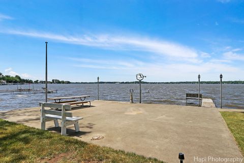 Tiny photo for 36 S PISTAKEE LAKE Road, Fox Lake, IL 60020 (MLS # 12475543)