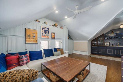 Tiny photo for 1211 Hinman Avenue, Evanston, IL 60202 (MLS # 12599124)