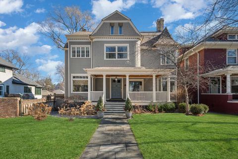 Photo of 1211 Hinman Avenue, Evanston, IL 60202 (MLS # 12599124)