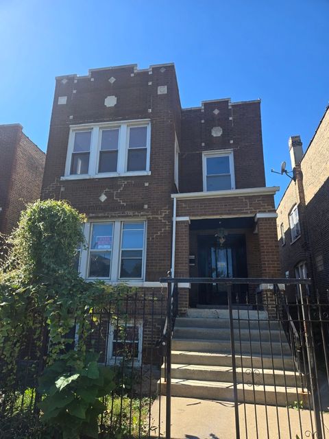 4634 S SAWYER Avenue Chicago IL 60632