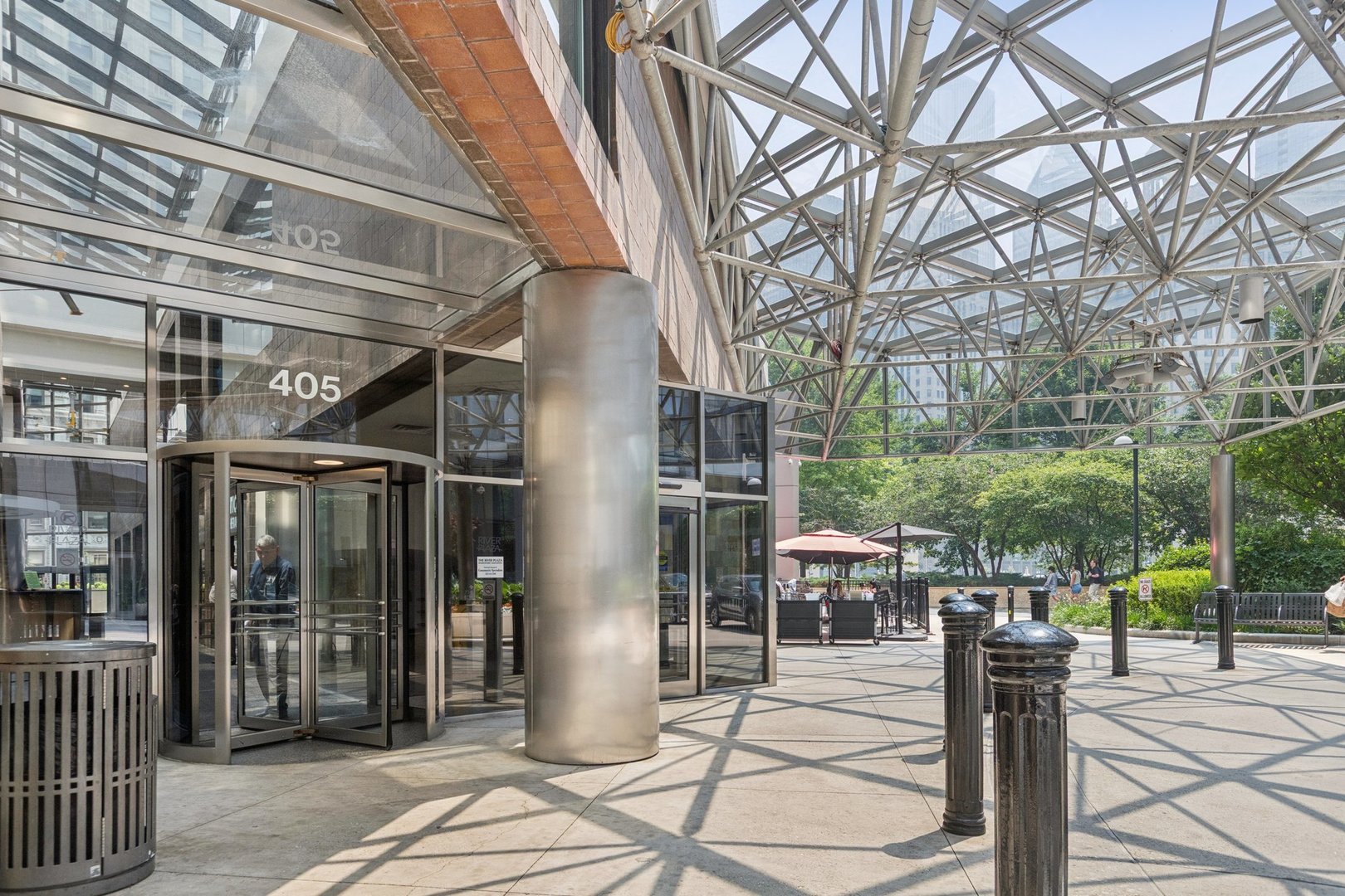 405 N Wabash Avenue 1811