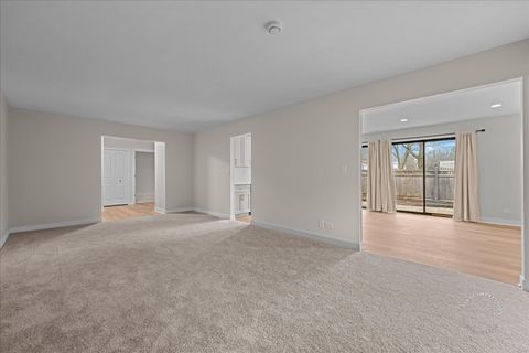 Tiny photo for 1533 S County Farm Road #1-4, Wheaton, IL 60189 (MLS # 12557874)
