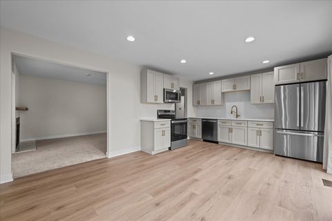 Tiny photo for 1533 S County Farm Road #1-4, Wheaton, IL 60189 (MLS # 12557874)