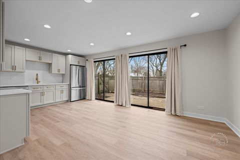 Tiny photo for 1533 S County Farm Road #1-4, Wheaton, IL 60189 (MLS # 12557874)