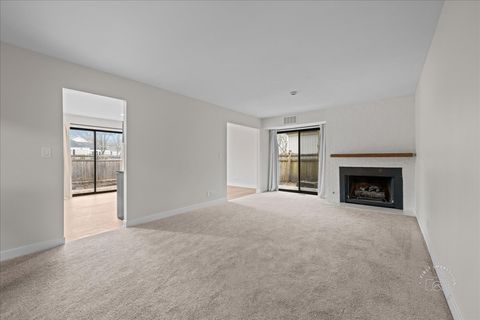 Tiny photo for 1533 S County Farm Road #1-4, Wheaton, IL 60189 (MLS # 12557874)