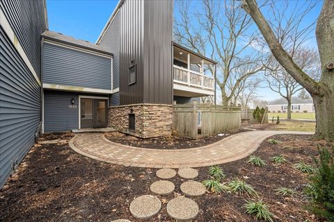 1533 S County Farm Road 1-4 Wheaton IL 60189