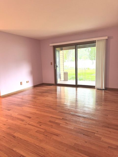 Tiny photo for 650 Waverly Drive #B, Elgin, IL 60120 (MLS # 12689617)