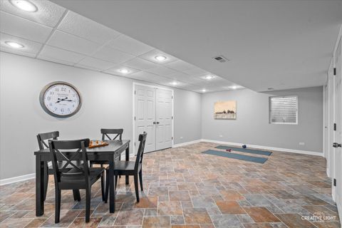 Tiny photo for 404 Kent Court, Oswego, IL 60543 (MLS # 12587226)