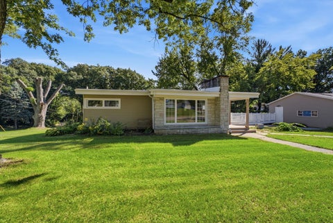 Photo of 2510 7th Street, Moline, IL 61265 (MLS # 12776850)
