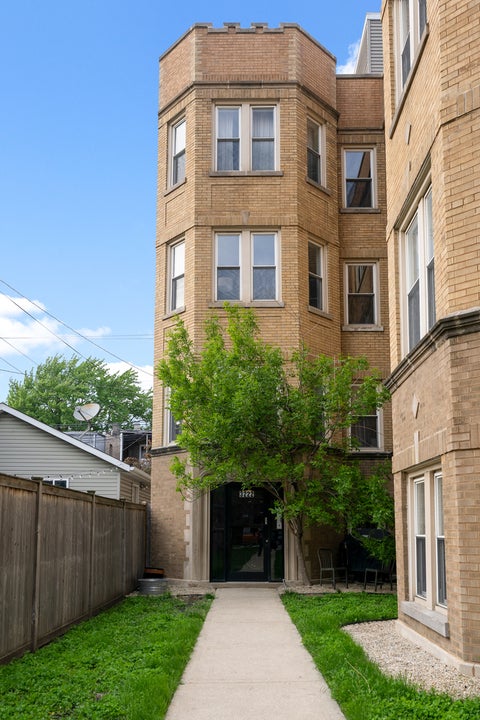 Photo of 3222 W Beach Avenue #GB, Chicago, IL 60651 (MLS # 12647034)
