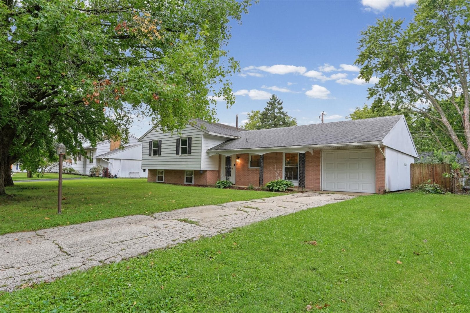 905 Stratford Drive