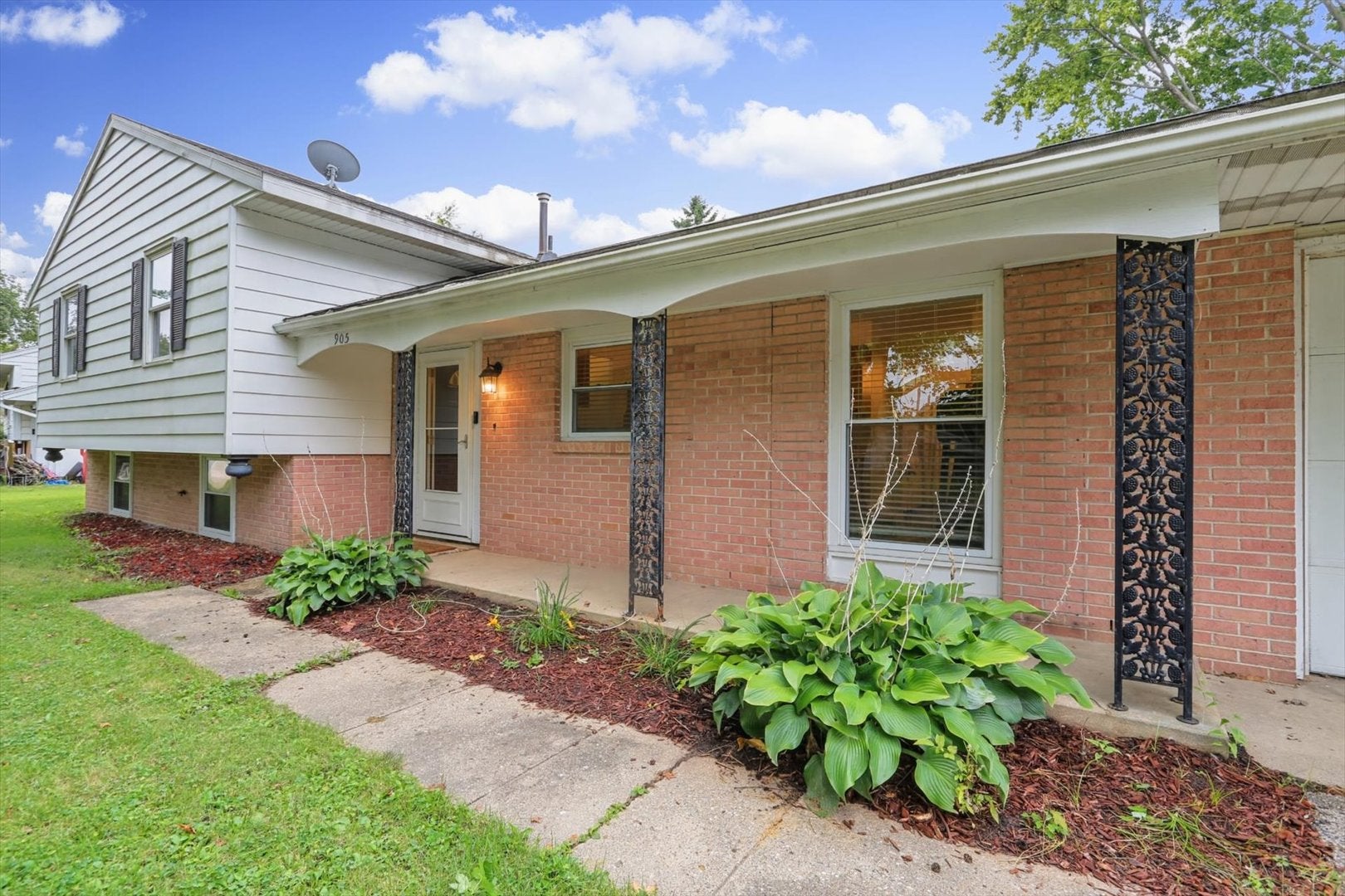 905 Stratford Drive