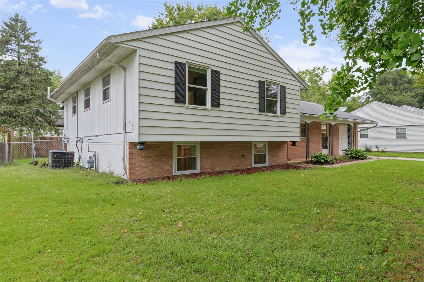 905 Stratford Drive