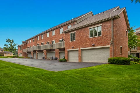 Tiny photo for 60 E Hattendorf Avenue, Roselle, IL 60172 (MLS # 12714752)