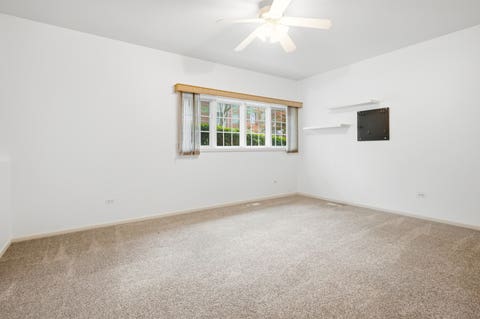 Tiny photo for 60 E Hattendorf Avenue, Roselle, IL 60172 (MLS # 12714752)