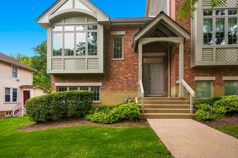 Tiny photo for 60 E Hattendorf Avenue, Roselle, IL 60172 (MLS # 12714752)