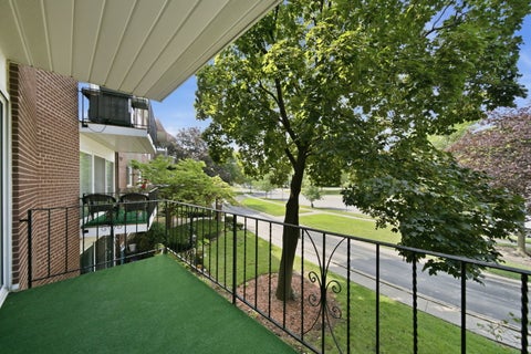 Tiny photo for 1025 S Fernandez Avenue #2B, Arlington Heights, IL 60005 (MLS # 12708948)