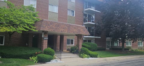 Tiny photo for 1025 S Fernandez Avenue #2B, Arlington Heights, IL 60005 (MLS # 12708948)