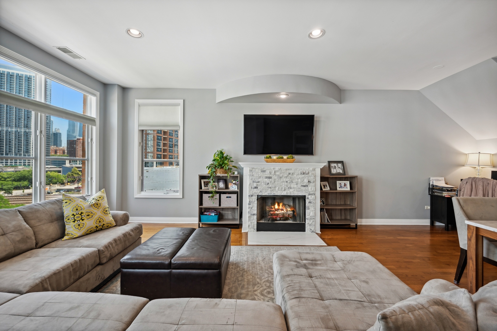 330 N CLINTON Street 603