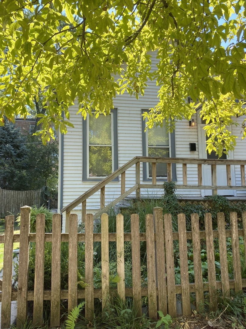 810 Simpson Street