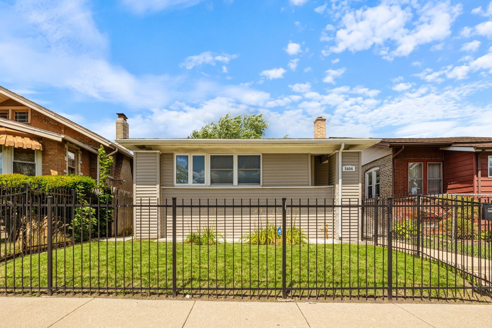 View Chicago, IL 60651 house