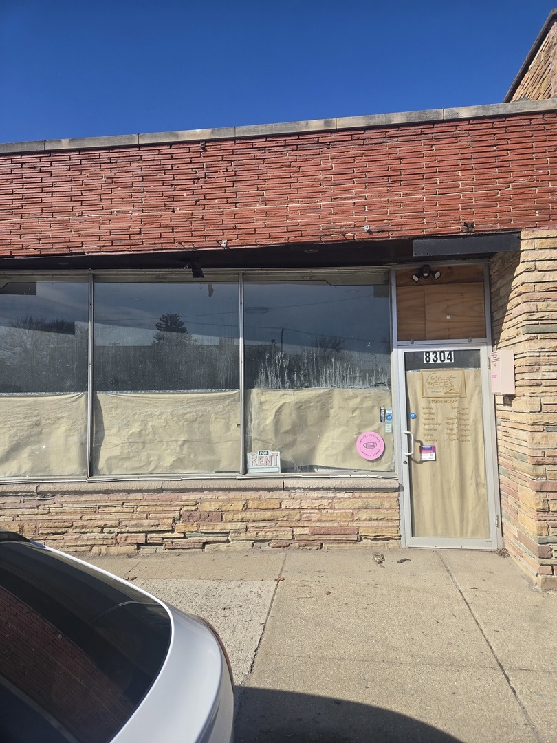 8304 S Kedzie Avenue