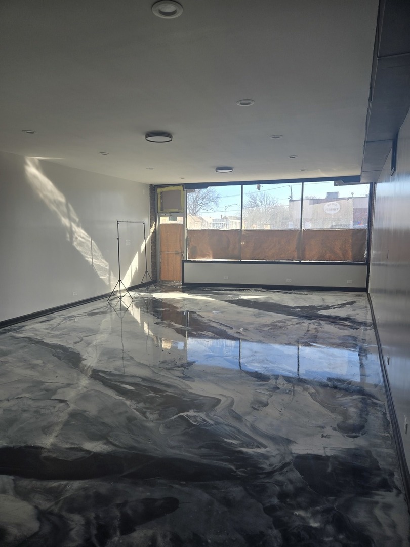 8304 S Kedzie Avenue