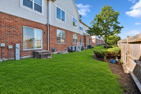 Tiny photo for 1690 Buckingham Drive, Des Plaines, IL 60018 (MLS # 12771928)