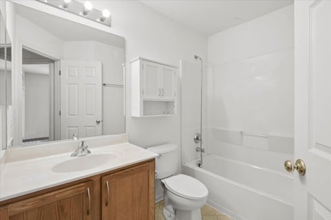 Tiny photo for 1690 Buckingham Drive, Des Plaines, IL 60018 (MLS # 12771928)