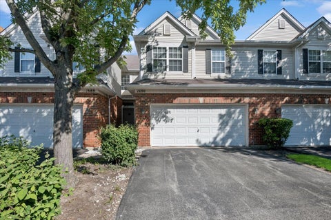 Photo of 1690 Buckingham Drive, Des Plaines, IL 60018 (MLS # 12771928)