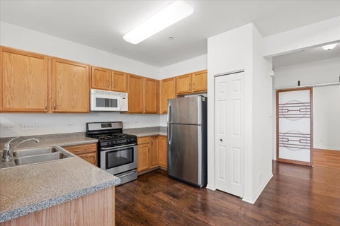 Tiny photo for 1690 Buckingham Drive, Des Plaines, IL 60018 (MLS # 12771928)