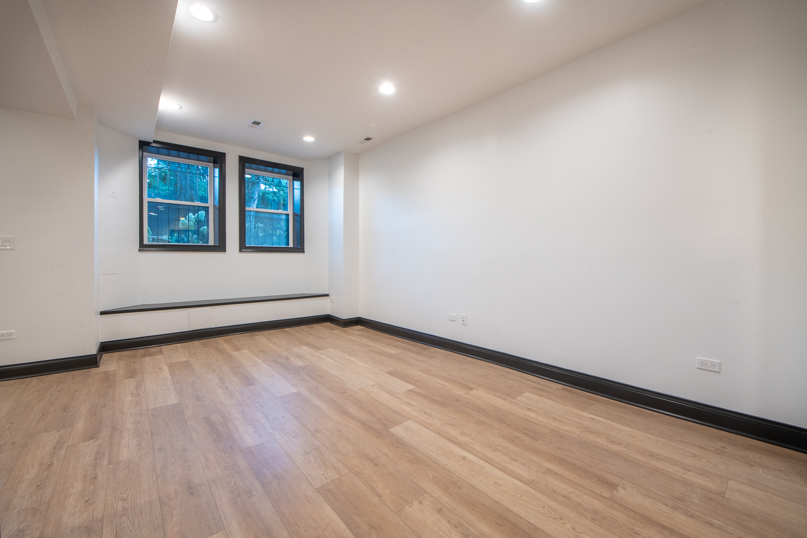 28 N Throop Street 1