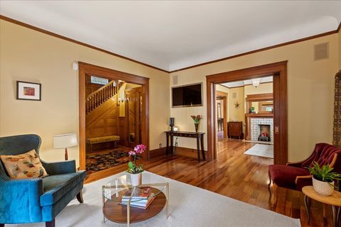 Tiny photo for 6316 N MAGNOLIA Avenue, Chicago, IL 60660 (MLS # 12475148)